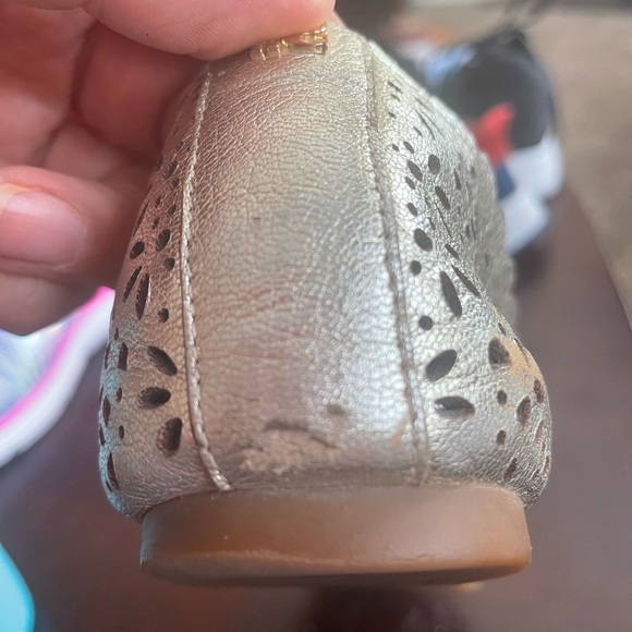 COACH Carsin Metallic Leather Gold Eyelet Perforated Flats Size 8 - Picture 8 of 9